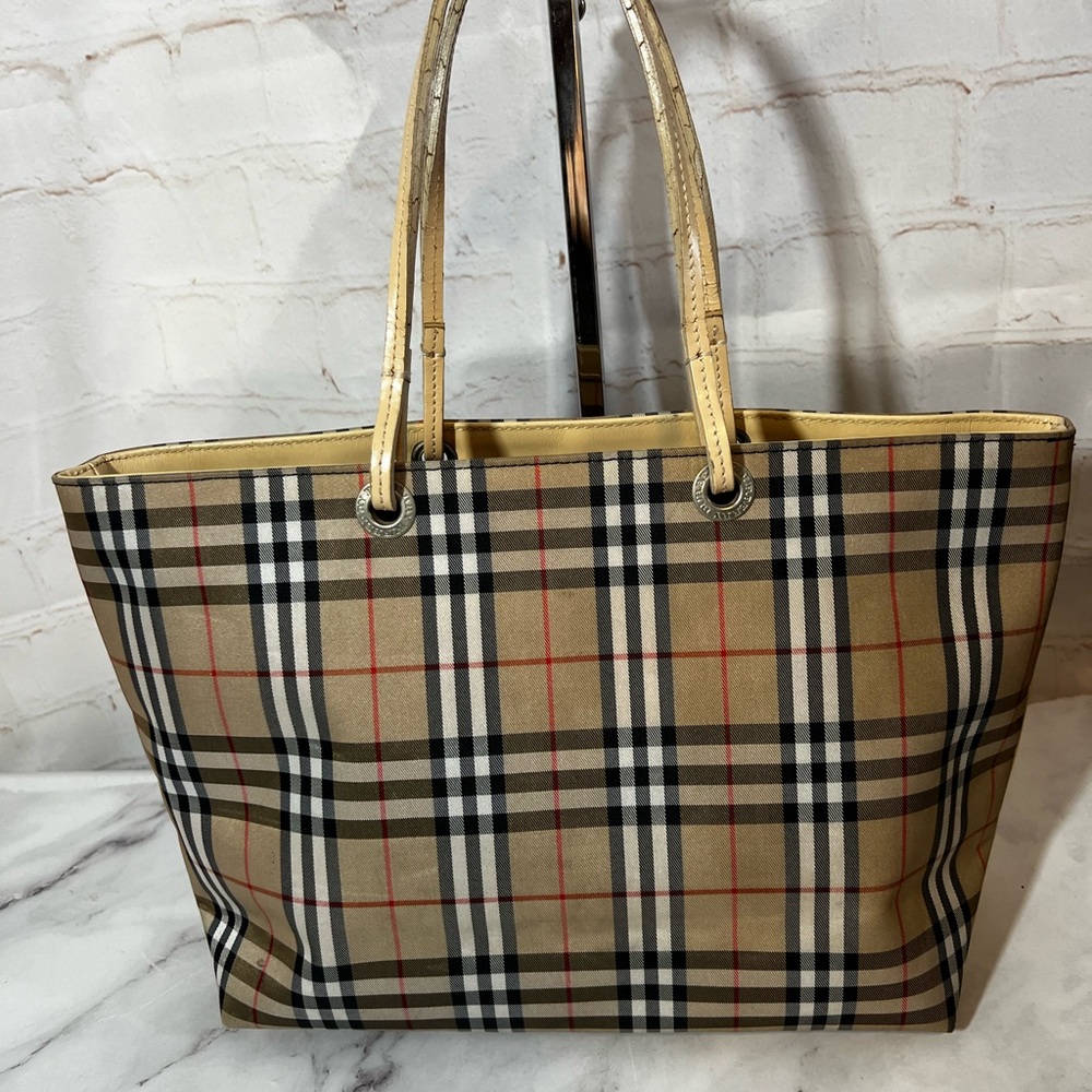 GUC Burberry Small Nova Check Tote - Picture 2 of 9